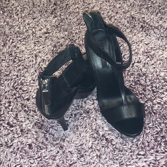 Rachel Zoe black t-strap heels - Picture 3 of 9